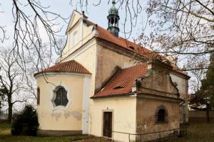 Dominantu obce Cítov tvoří kostel sv. Linharta