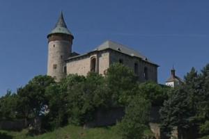 Kunětická hora zaujímá vyjímečné místo v dějinách hradní architektury