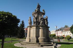 Morový sloup v Chrastavě vytvořila dílna Matyáše Bernarda Brauna