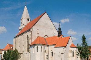 Kostel sv. Wolfganga v Hnánicích je významným dokladem sakrální architektury Kostel sv. Wolfganga v Hnánicích je významným dokladem sakrální architektury