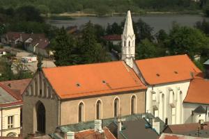 V kostele sv. Jana Křtitele v Jindřichově Hradci najdete pozoruhodnou výzdobu