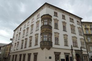 Hauenschildův palác hostil pruského císaře Fridricha II. a mladého Wolfganga Amadea Mozarta
