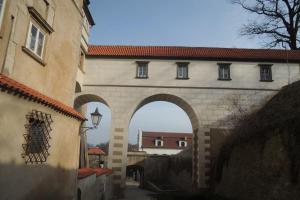 Krytý zámecký most v Brandýse nad Labem spojoval zámek se zahradou Krytý zámecký most v Brandýse nad Labem spojoval zámek se zahradou