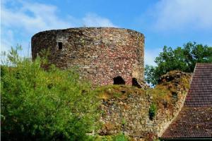 Haselburg je předsunuté opevnění vimperského hradu