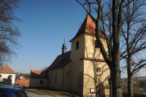 Kostel Povýšení sv.Kříže se nachází v dominantní poloze vedle zručského zámku Kostel Povýšení sv.Kříže se nachází v dominantní poloze vedle zručského zámku