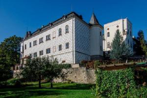 Slatiňany byly nejmilejším sídlem knížecí rodiny Auerspergů