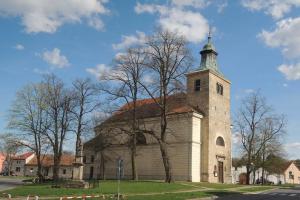 Kostel sv. Jakuba Většího v Kounicích je kvalitní empírová architektura Kostel sv. Jakuba Většího v Kounicích je kvalitní empírová architektura