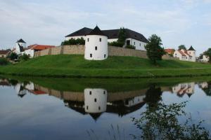 Střelecké terče na tvrzi Žumberk u Nových Hradů