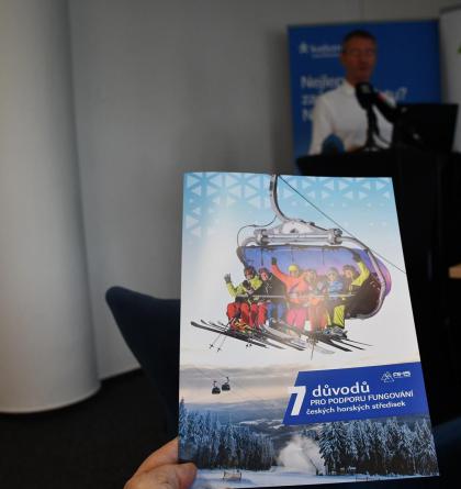 O lyžování v nové sezóně 2025/26 se hovořilo nedaleko místa, kde se poprvé u nás lyžovalo