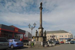 Mariánský sloup v Chlumci nad Cidlinou oslavuje vítězství císře Josefa I.
