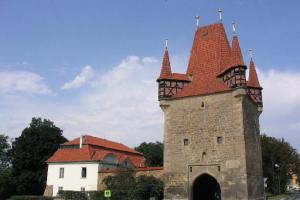 Pražská brána je nejstarší branou v Rakovníku