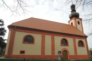 Kostel sv.Martina v Rostoklatech měl i obrannou funkci