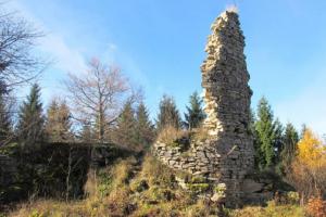 Hrad Janštejn měl extrémně štíhlý bergfrit