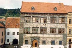 Stará radnice v Prachaticích patří ke skvostům české renesanční architektury Stará radnice v Prachaticích patří ke skvostům české renesanční architektury