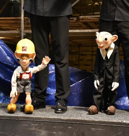 Hurvínek, který  oslaví sté narozeniny v zrekonstruovaném divadle v Praze, tomu rozumí, jak