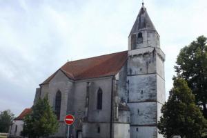 Kostel sv. Wolfganga v Hnánicích je významným dokladem sakrální architektury