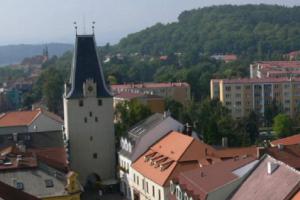 Mikulovická (Svatá) brána v Kadani je jedinou dochovanou branou