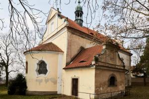 Dominantu vesnice Cítov tvoří kostel sv. Linharta