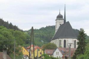 Kostel Povýšení sv.Kříže v Doubravníku sloužil jako rodinná hrobka Pernštejnů