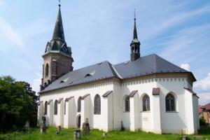 Kostel sv. Jakuba Staršího v Přepeři je dominantou obce
