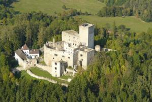 Hrad Landštejn byl mohutnou pohraniční pevností