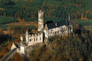 Hrad Bezděz je dominantou Českolipska