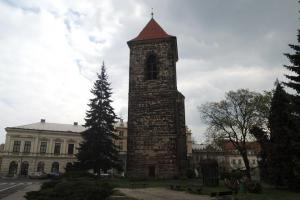 Zvonice kostela sv.Gotharda v Českém Brodě je příkladem renesančního historismu