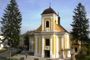 Kostel sv. Jiljí v Chropyni tvoří její dominantu