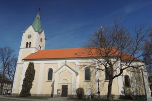 Kostel sv. Jeronýma zaujme výzdobou v beuronském stylu