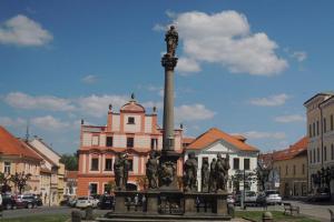 Mariánský sloup v Písku je ozdobou Alšova náměstí