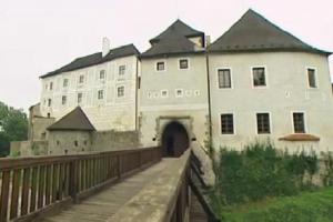 Nové Hrady jsou pevnost na úpatí Novohradských hor