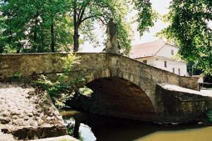 Švédský kamenný most stojí v Dobřívi Švédský kamenný most stojí v Dobřívi