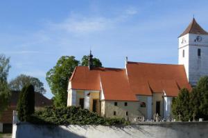 Kostel sv. Václava vytváří charakteristické panorama obce Velešín