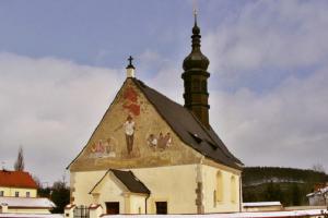 Kostel sv. Kunhuty v Královském Poříčí patří k nejstarším stavbám Sokolovska