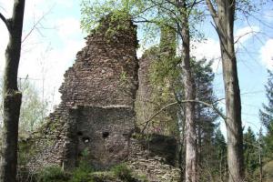 Hrad Pajrek má největší donjon v Čechách Hrad Pajrek má největší donjon v Čechách