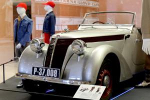 Retroden – móda s vůní benzínu v Národním muzeu