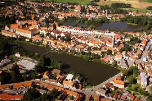 Telč – výstava pohlednic z produkce telčských fotoateliérů – Josefa Vávry a Anny Jiroušové Telč – výstava pohlednic z produkce telčských fotoateliérů – Josefa Vávry a Anny Jiroušové