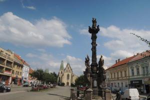 Mariánský sloup v Rakovníku je ozdobou náměstí Mariánský sloup v Rakovníku je ozdobou náměstí