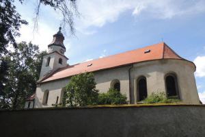 Kostel sv. Jana Křtitele v Jankově skrývá hrobku rodu Talmberků