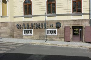 Adam Novák vystavuje v galerii Kryt Adam Novák vystavuje v galerii Kryt