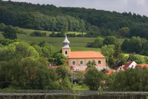 Obnova areálu kostela sv. Petra a Pavla a Soběnicích Obnova areálu kostela sv. Petra a Pavla a Soběnicích