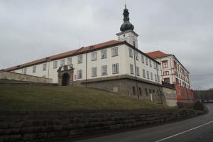 Na zámku Zákupy se uskutečnil sňatek následníka trůnu Františka Ferdinanda d´Este s hraběnkou Žofií Chotkovou