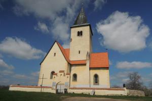 Kostel sv.Jakuba patří k význačným architektonickým památkám Benešovska