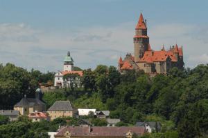 Hrad Bouzov je romantický skvost střední Moravy