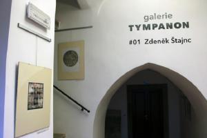 Výstava děl Zdeňka Štajnce v nové galerii Tympanon