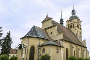 Kostel sv. Voršily v Chlumci nad Cidlinou je dominantou náměstí Kostel sv. Voršily v Chlumci nad Cidlinou je dominantou náměstí