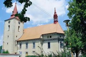 Historickou dominantou Bakova nad Jizerou je kostel sv.Bartoloměje