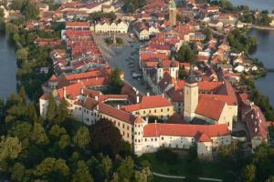 Zámek v Telči patří mezi klenoty moravské renesanční architektury Zámek v Telči patří mezi klenoty moravské renesanční architektury