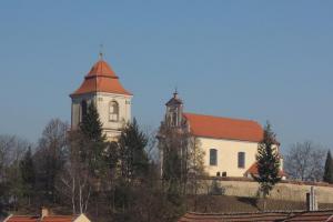 Kostel ve Vrbčanech podle legendy ukrýval svatovojtěšský praporec