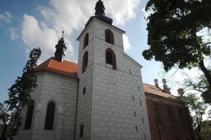 Kostel sv.Petra a Pavla v Kralovicích skrývá hrobku rodu Gryspeků
